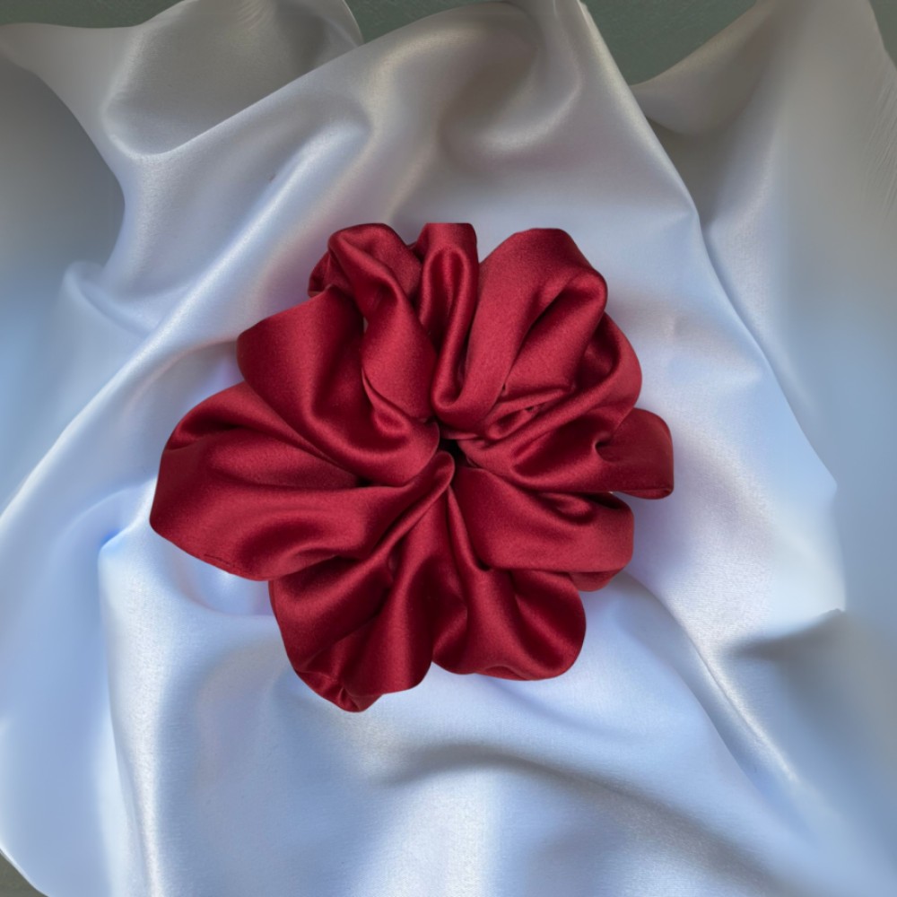 Crvena Scrunchie Satenska Gumica Za Kosu XXL